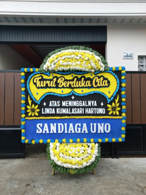 Papan Bunga Duka di Pakis Aji