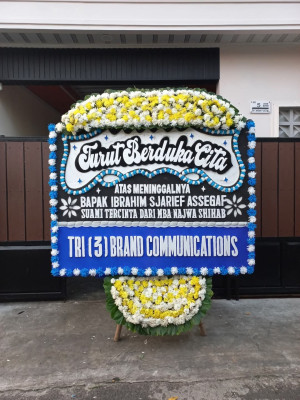 Papan Bunga Duka di Pakis Aji